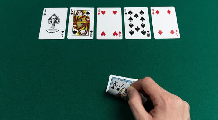 Mastering Poker Tournament Formats